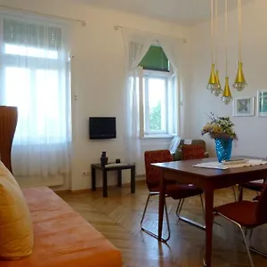 apartments-maximillian.vienna-besthotels.com/